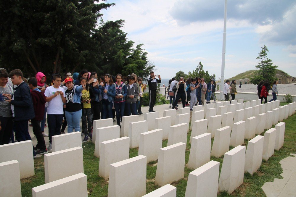 Urfalı Gençler, Çanakkale Şehitliğinde Yemin Etti