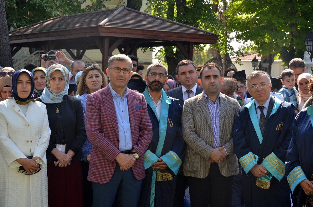 Üsküdar Çocuk Üniversitesi İlk Mezunlarını Verdi