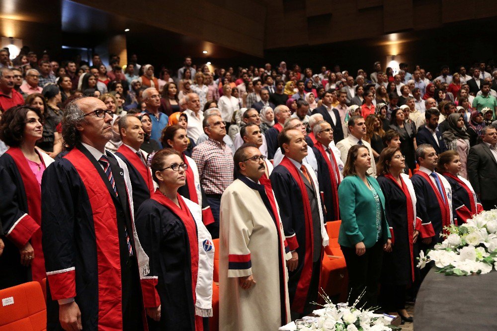 Gaün’de 252 Öğrenci, Beyaz Önlük Giyerek, Klinik Tıp Eğitimine Geçti