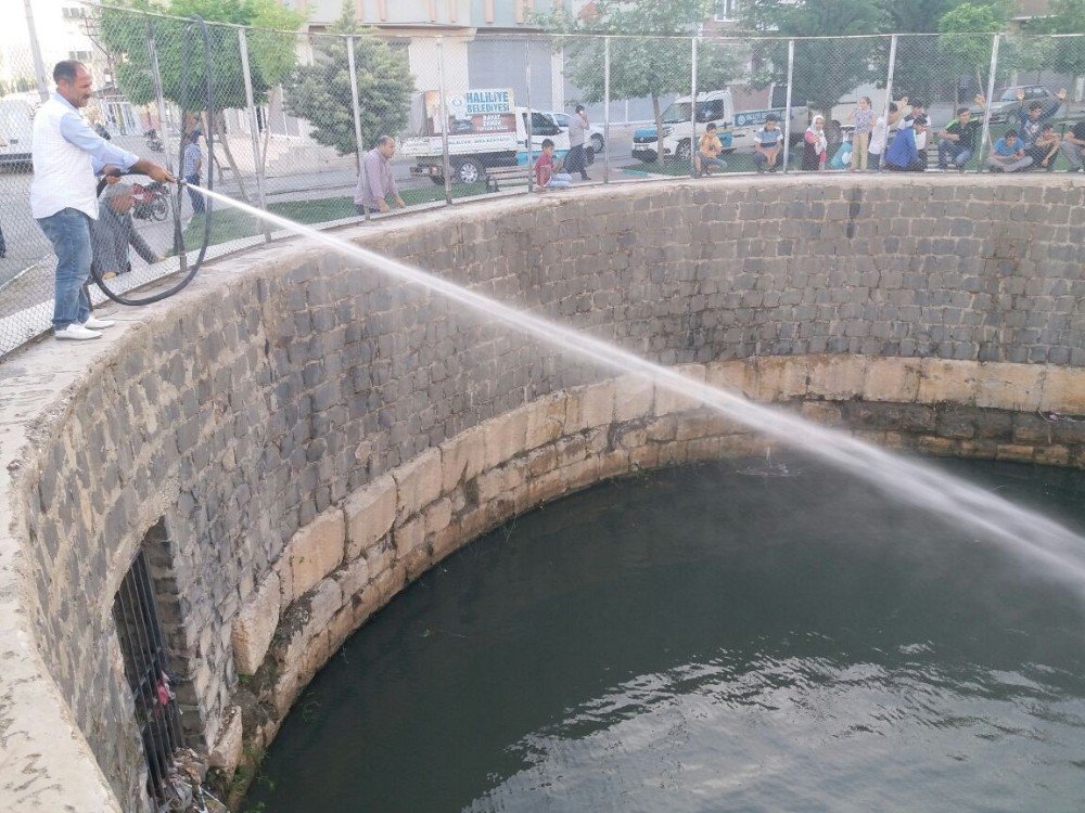 Haliliye’de Bulunan Tarihi Kuyu Temizlendi