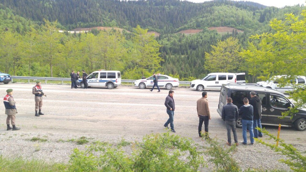 Kastamonu’da Baba Ve Oğluna Silahlı Saldırı: 1 Ölü, 1 Yaralı