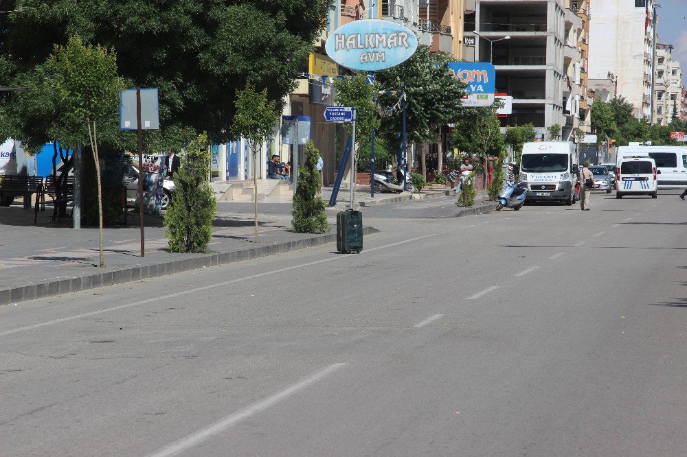 Sürücünün Dalgınlığı Emniyeti Bomba Alarmına Geçirdi