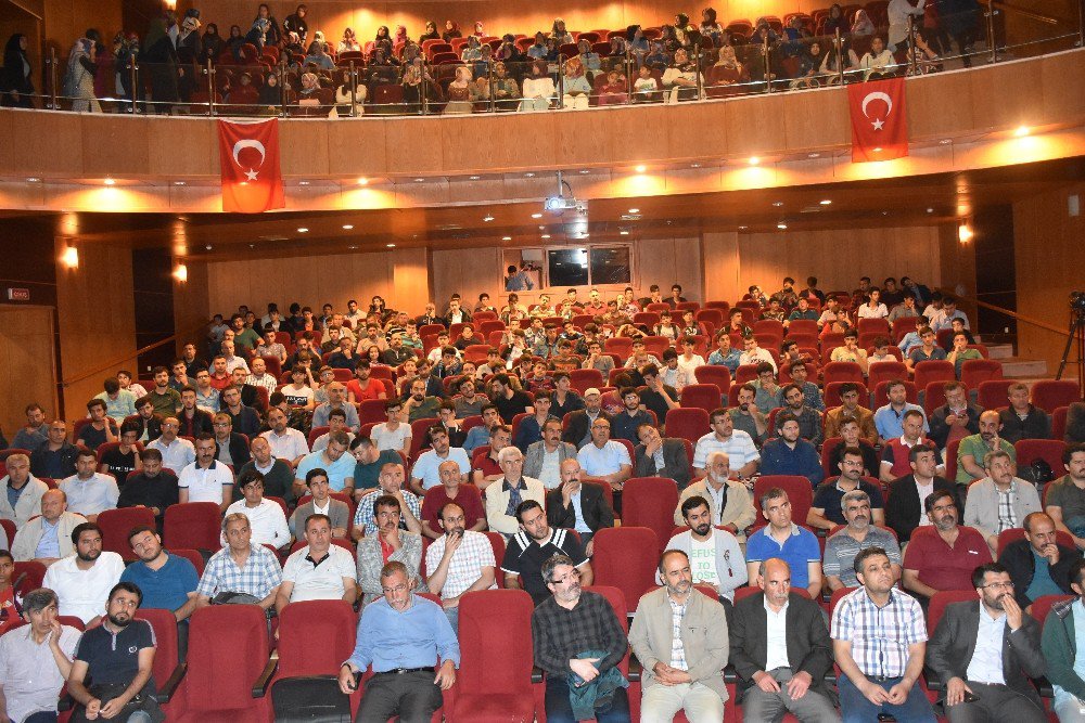 Kahta’da ‘Sosyal Medya Ve Algı Yönetimi’ Konferansına Yoğun İlgi