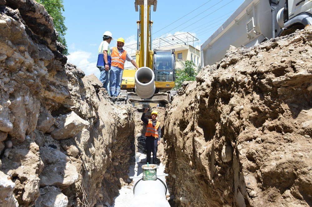 Alanya Oba’da Kanalizasyon Seferberliği