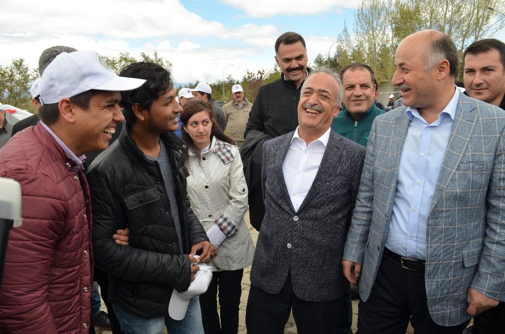 Atatürk Üniversitesi’nden 1. Uluslararası Öğrenci Şöleni