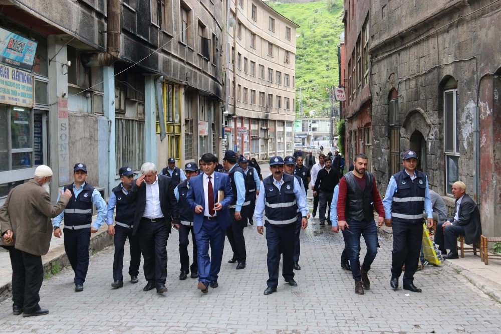 Bitlis Belediyesinden Kaldırım İşgaline Son