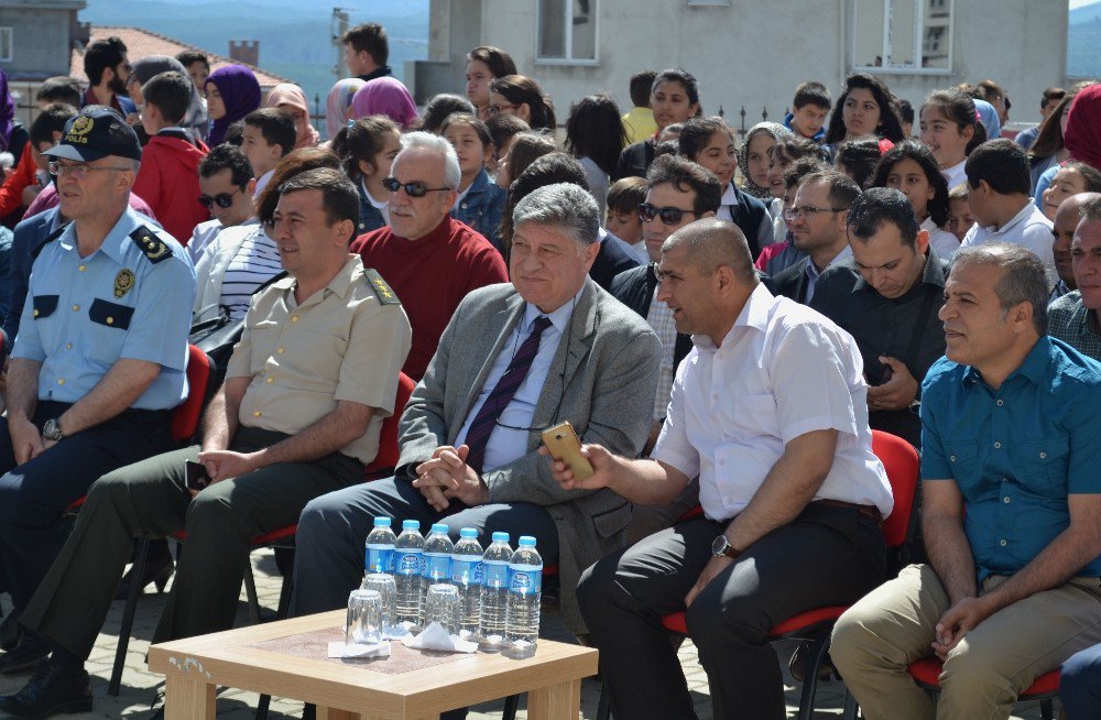 Ayvacık’ta ‘Tübitak 4006 Bilim Fuarı’