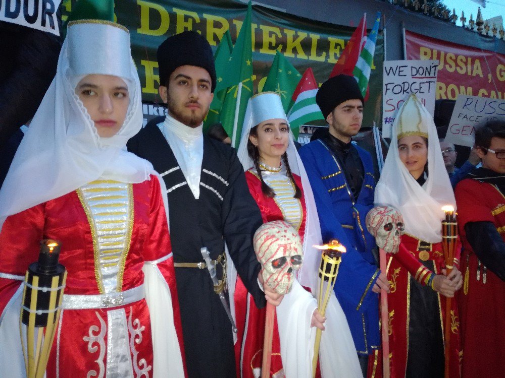 Çerkes Soykırımı Kurbanları Taksim’de Anıldı