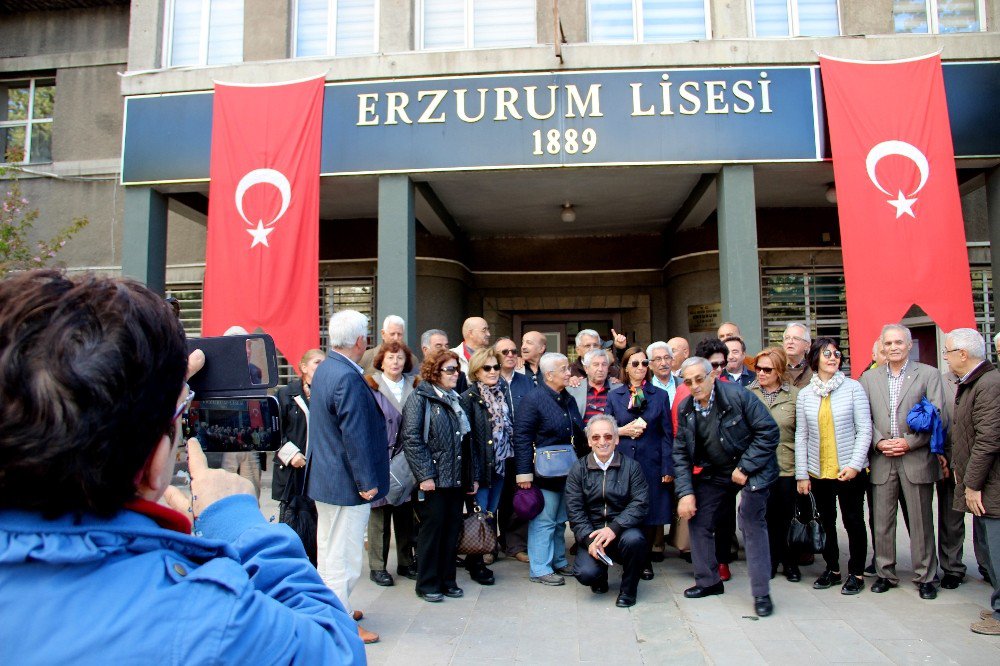 50 Yıl Önce Mezun Oldukları Lisede Buluştular