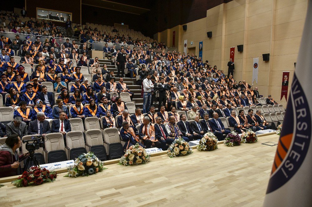 Gümüşhane Üniversitesi’nde Mezuniyet Sevinci
