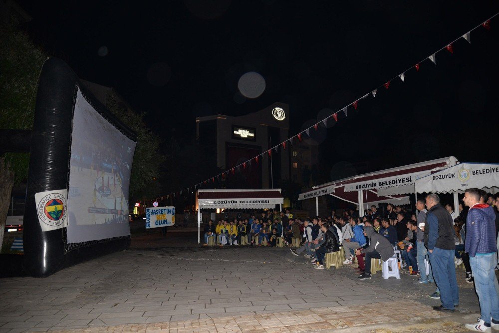 Bozüyük’te Şampiyonluk Coşkusu Cumhuriyet Meydanı’nda Yaşandı