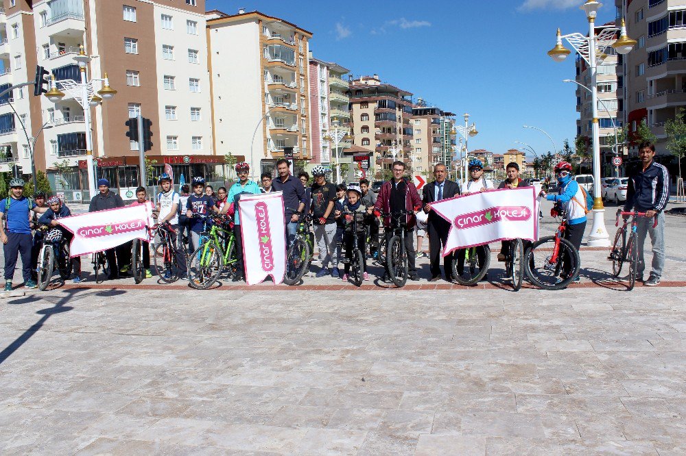 Öğrenci Ve Velileri Sağlıklı Yaşam İçin Pedal Çevirdi