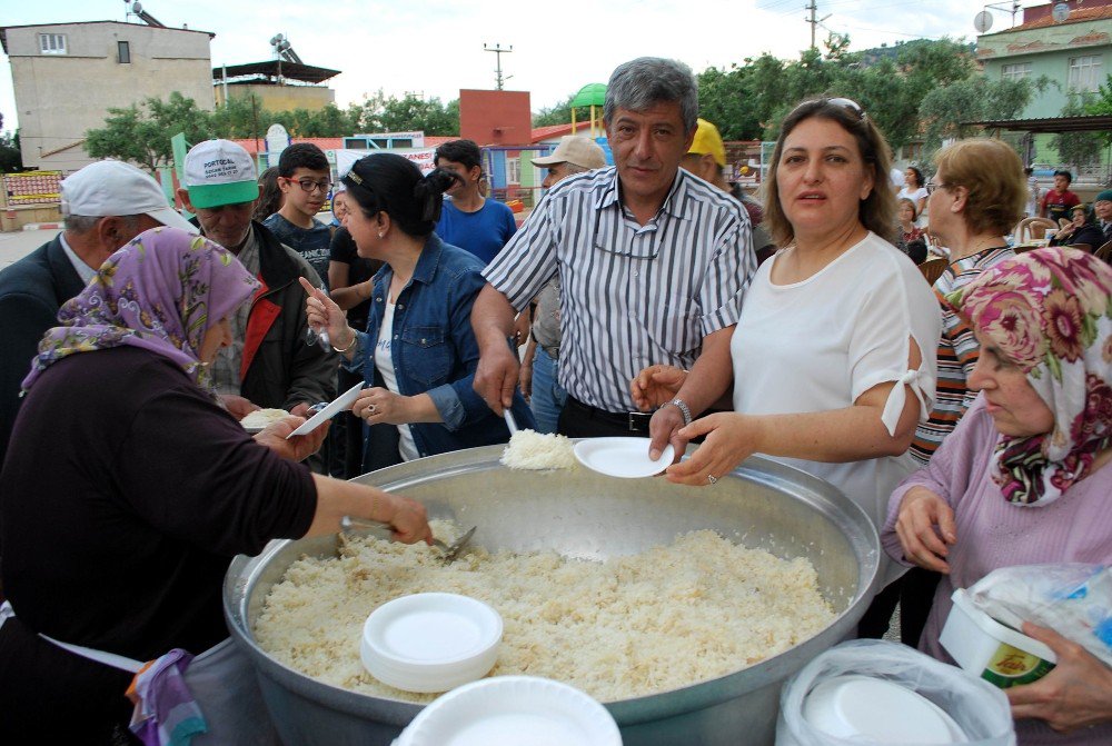 Salihli’de Geleneksel Pilav Günü