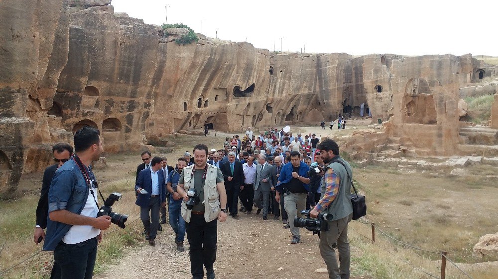 Dara Antik Kenti’ndeki Galeri Mezar Ve Sarnıç Ziyarete Açıldı