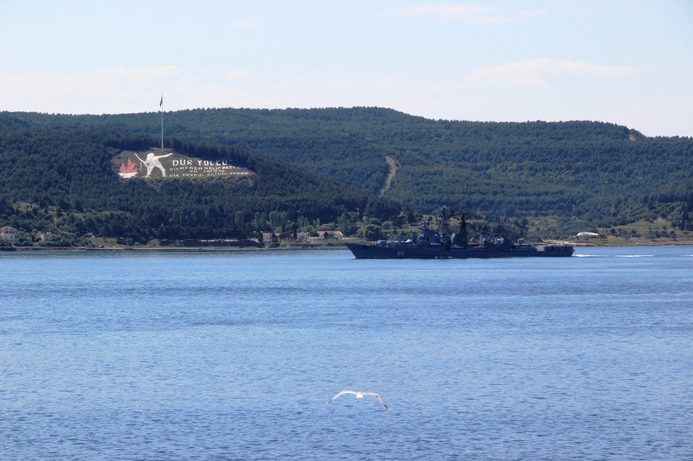 Rus Donanmasına Ait Gemi Çanakkale Boğazı’ndan Geçti