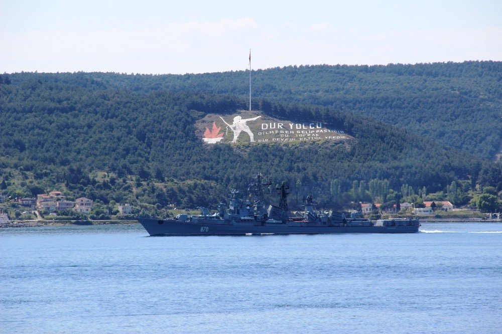 Rus Donanmasına Ait Gemi Çanakkale Boğazı’ndan Geçti