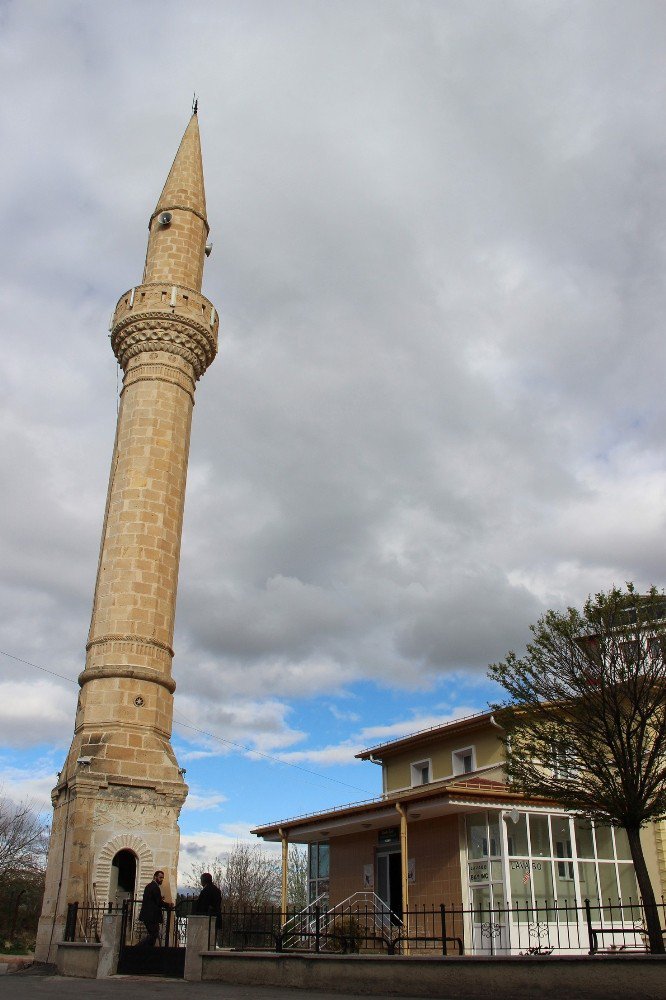 Proje Değişikliği Minareyi Öksüz Bıraktı