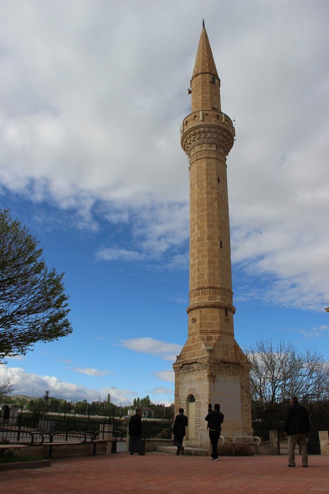 Proje Değişikliği Minareyi Öksüz Bıraktı