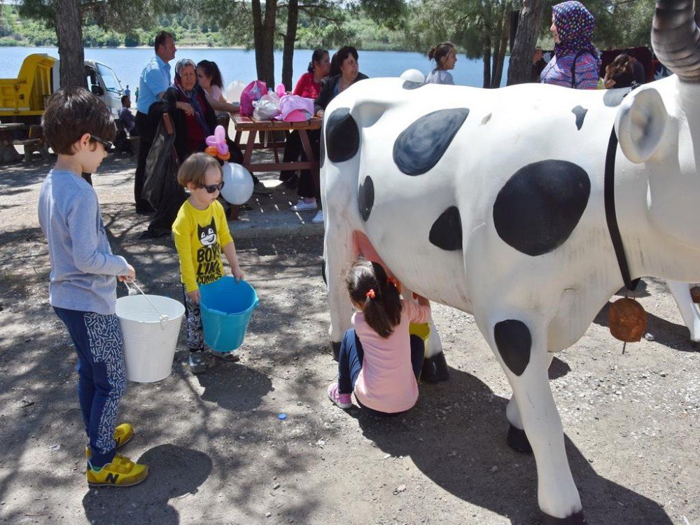 Çocuklar ‘Süt Şenliği’nde Gönüllerince Eğlendi