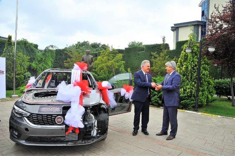 Sakarya Üniversitesine Araç Hibe Edildi