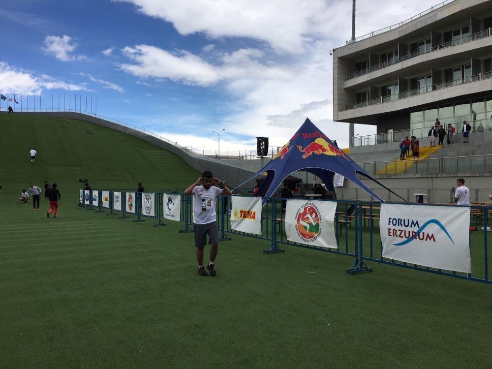 Forum Erzurum Sponsorluğunda Düzenlenen Red Bull 400 Yarışları Nefes Kesti