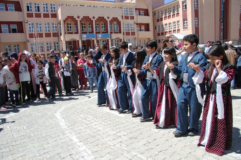 Fevzi Çakmak İlk Ve Ortaokulunda Bilim Fuarı Ve Kermes