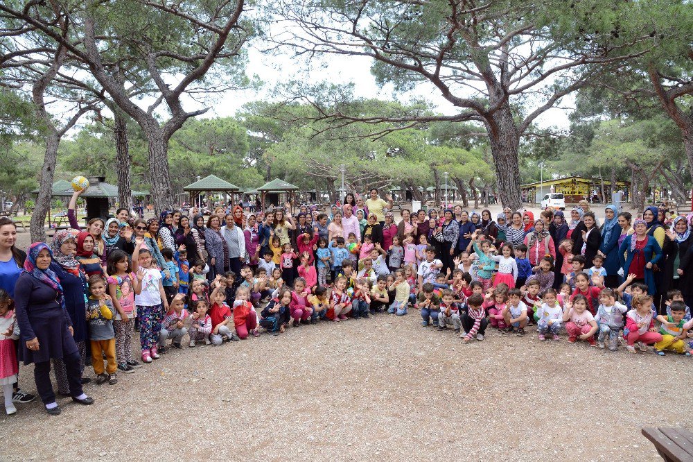 Büyükşehir Aile Eğitim Merkezleri Piknikte Buluştu