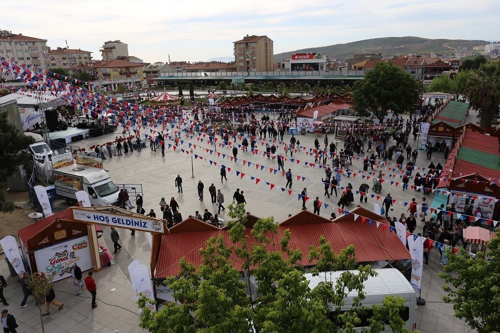 Komek Genel Sergi Festivaline Yoğun İlgi