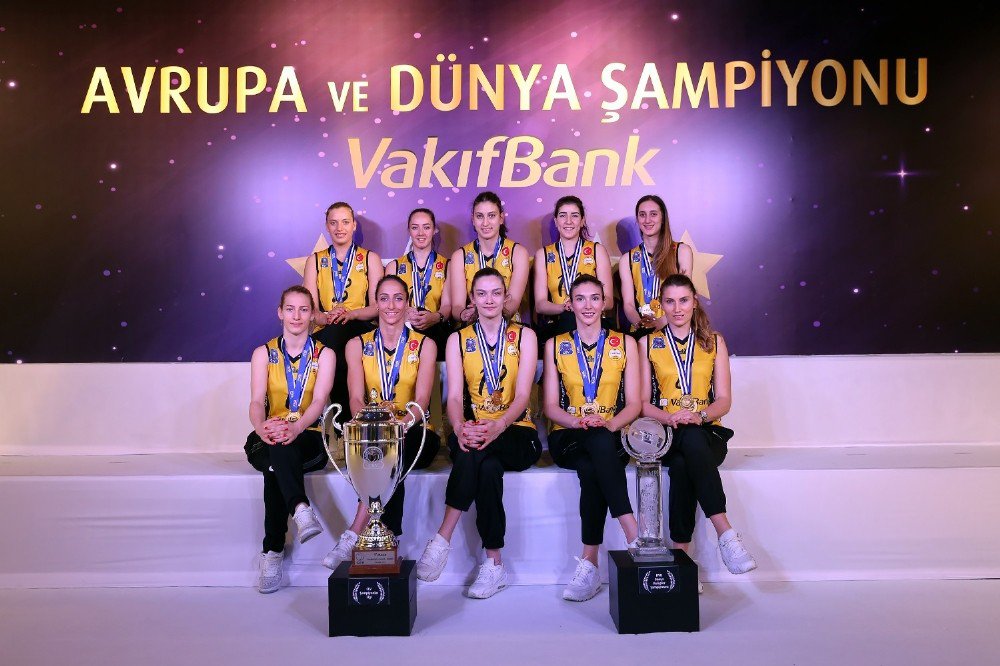 Avrupa Ve Dünya Şampiyonu Vakıfbank, Basınla Buluştu