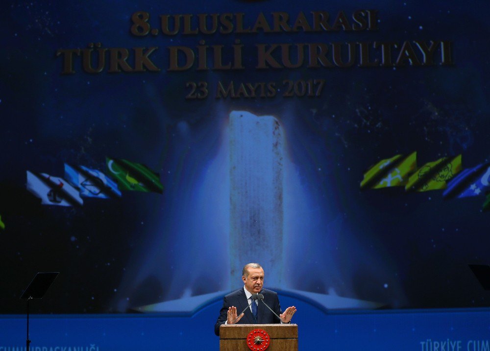 Cumhurbaşkanı Erdoğan: “Türkçe’nin Diğer Dillerin Kuralsız İstilasına İhtiyacı Yoktur”