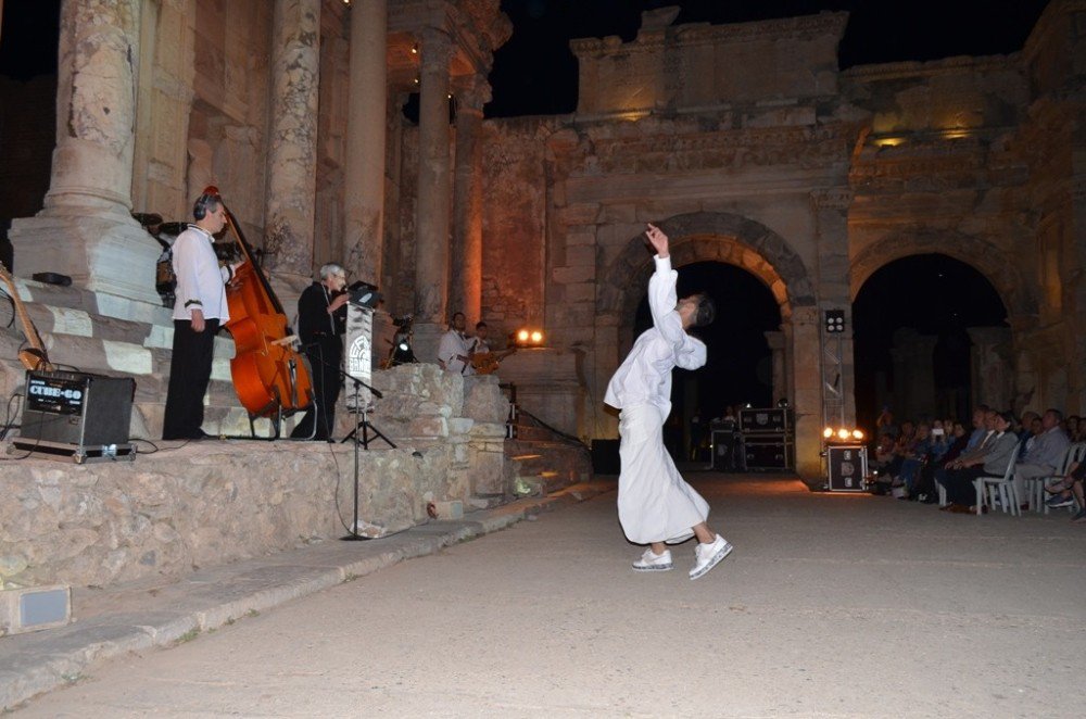 Efes Antik Kenti’nde “Göklerde Konuşulan Aşk”