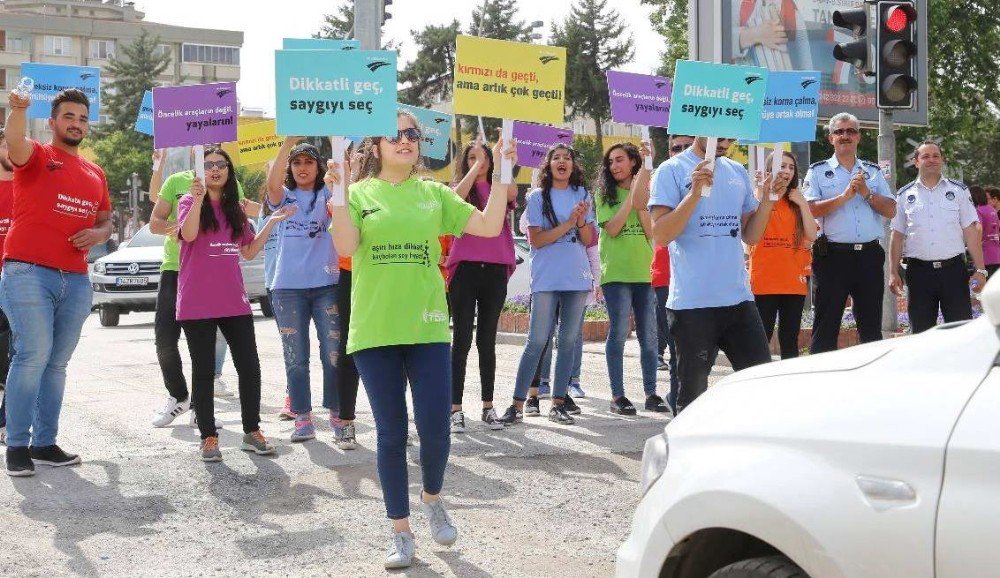 Gaün’lü Öğrencilerden Trafik Farkındalığı Projesi