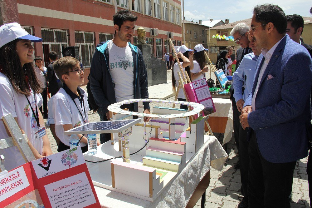 Şemdinli’de 4006 Tübitak Bilim Fuarı