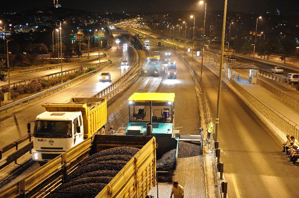 İstanbul’da Trafiği Aksatmayan ‘Taşımalı’ Asfalt Çalışması