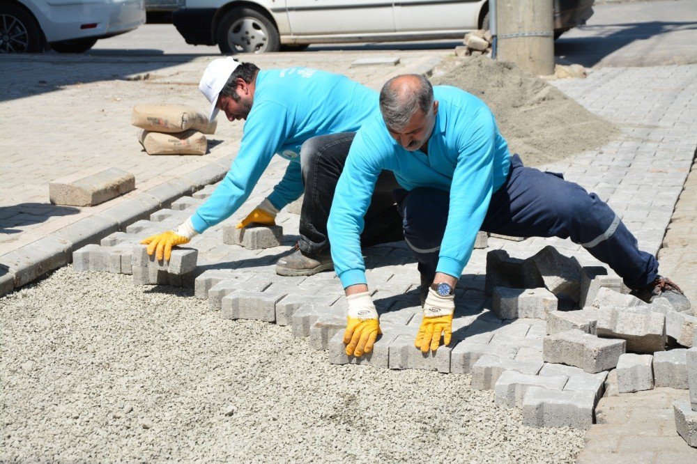 Kartepe Okul Yollarında Hummalı Çalışma