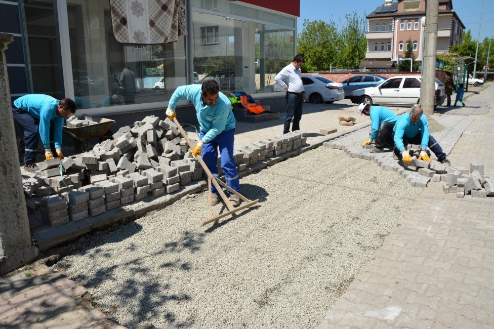 Kartepe Okul Yollarında Hummalı Çalışma