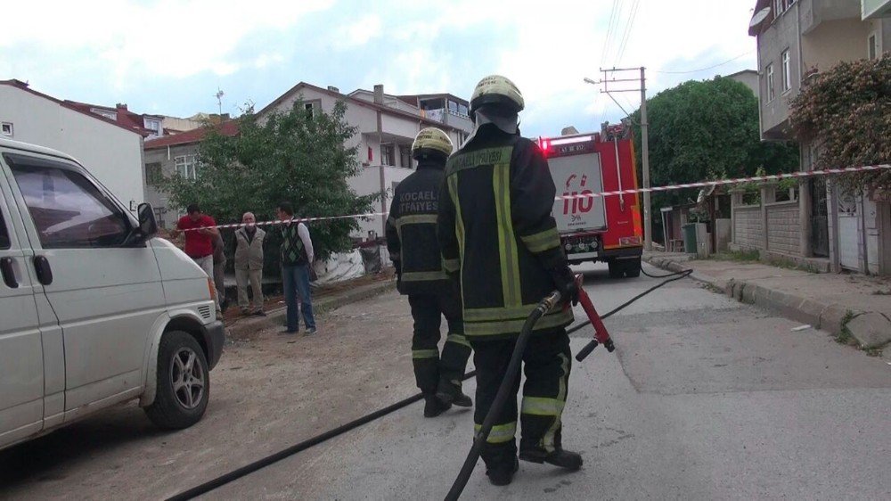 Patlayan Doğalgaz Borusu Korkuya Sebep Oldu