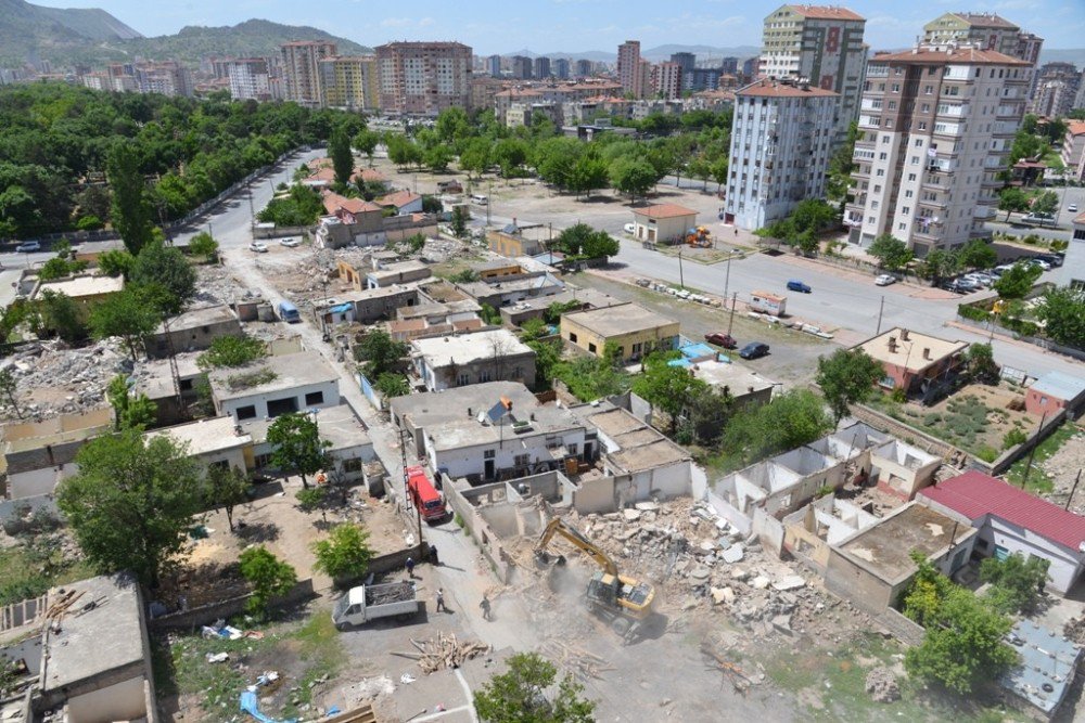 Kazım Karabekir’de 184 Dairelik Konutların Temeli Bakan Özhaseki’nin Katılımıyla Atılacak