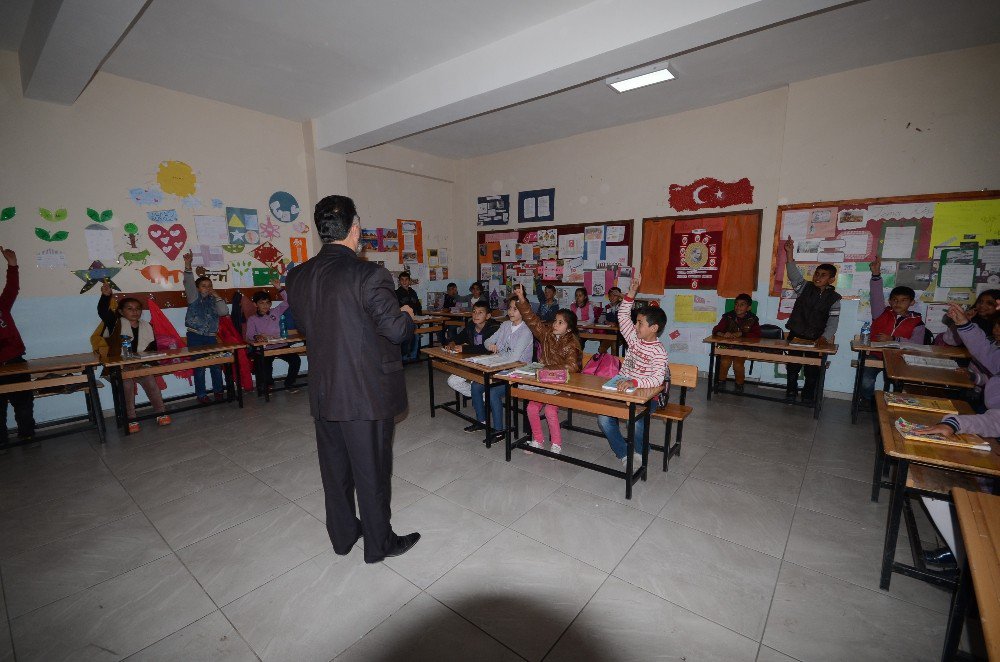 Öğrencilere "Trafik Bilinci Kazandırma" Eğitimi Verildi