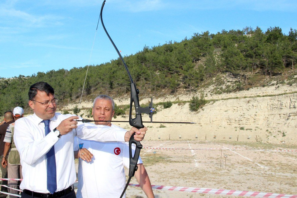 Başkan Mustafa Turgut Ok Ve Trap Atışı Yaptı