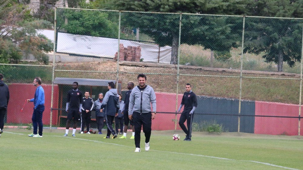 Gaziantepspor Yönetiminin Birbirine Girdiği İddialarına Bülent Uygun’dan Sert Tepki