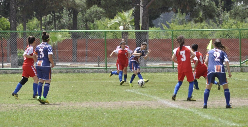 Türkiye Liglerinin En Çok Gol Atan Ve En Az Gol Yiyen Takımı