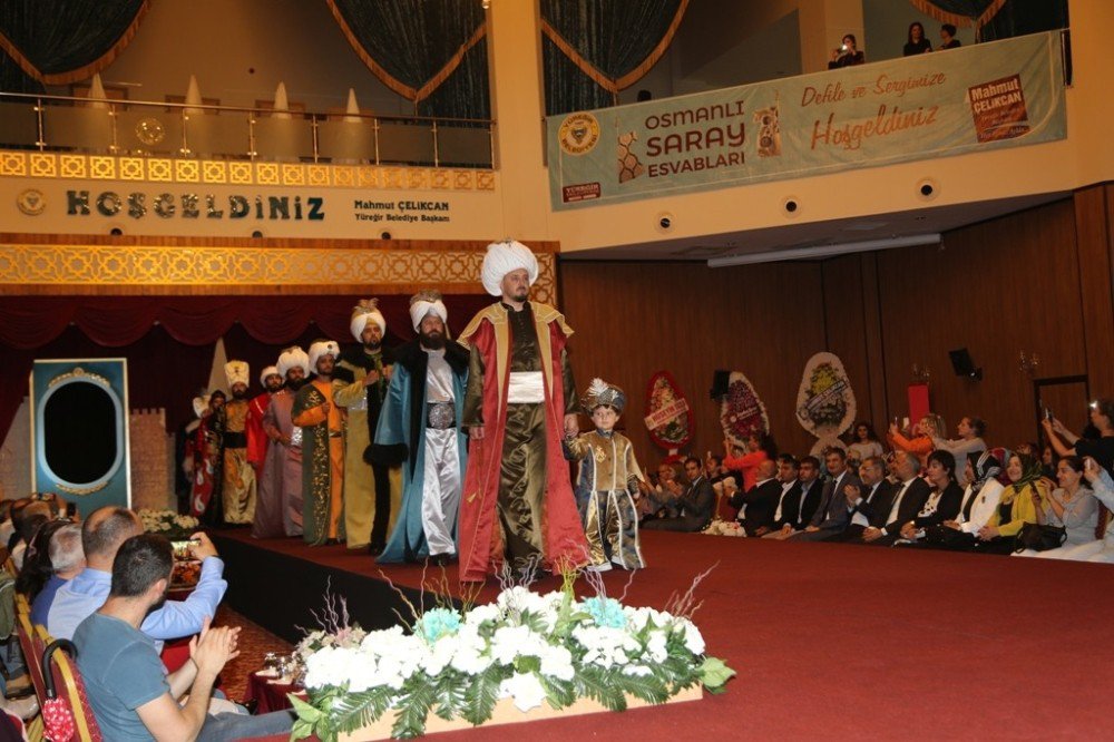 Osmanlı Saray Esvapları Defile Ve Sergisi