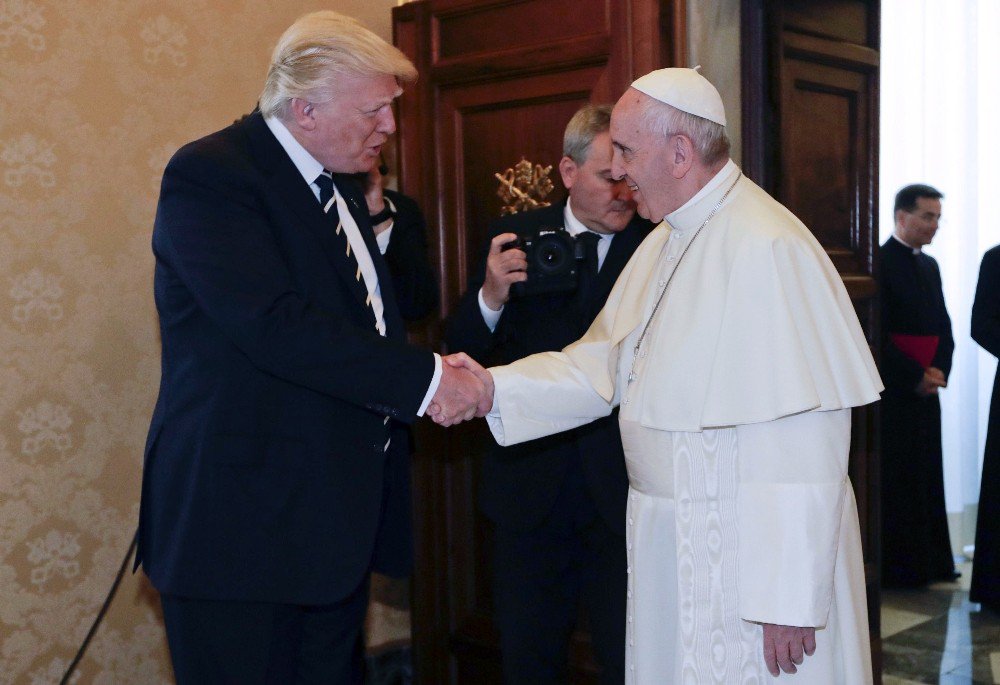 Abd Başkanı Trump, Papa Francis İle Bir Araya Geldi