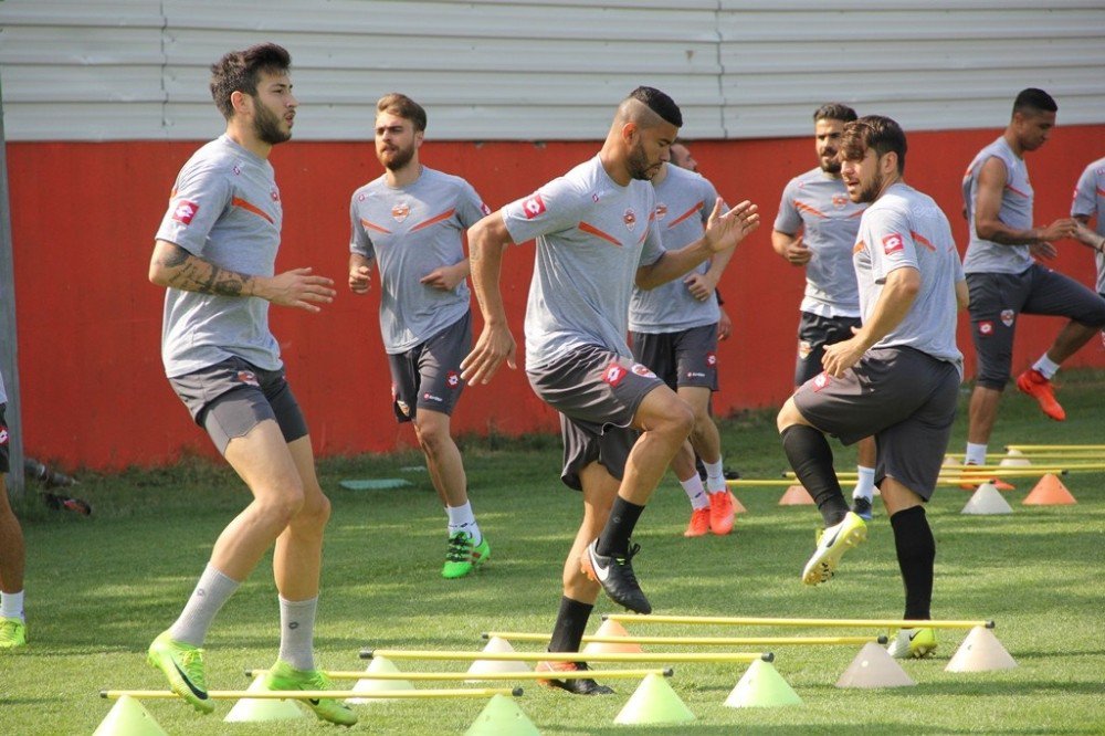 Adanaspor’da Medipol Başakşehir Maçı Hazırlıkları Sürüyor