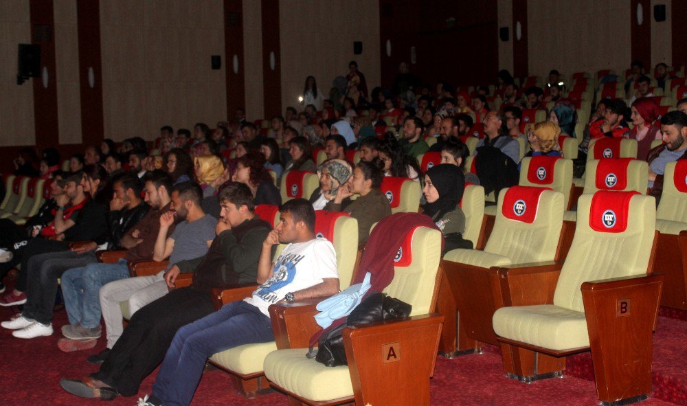 Diriliş Muştusu, Erzurum’da Sahnelendi