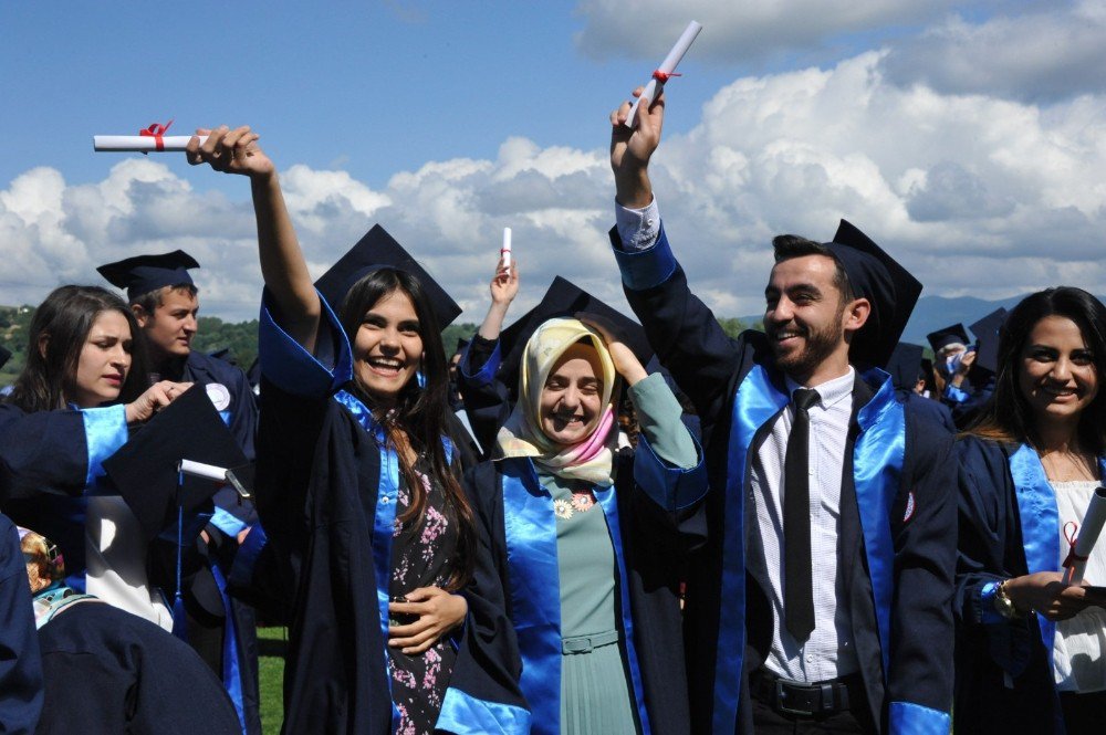 Çaycuma Ve Gökçebey’de Mezuniyet Coşkusu