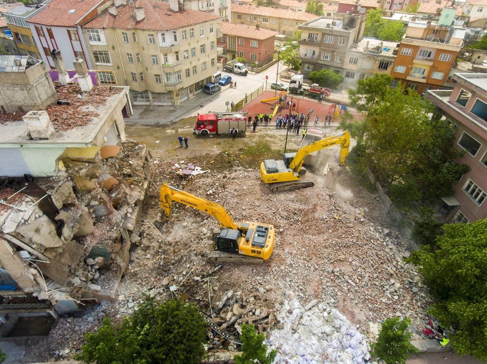 Modern Sahabiye İçin Yıkım Sürüyor