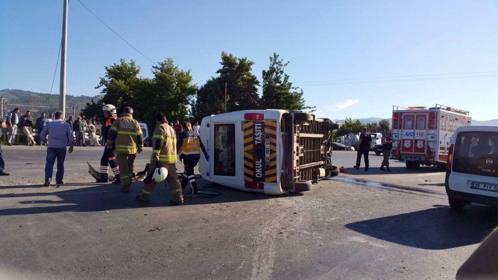 İzmir’de Öğrenci Servisi Devrildi: 11 Yaralı