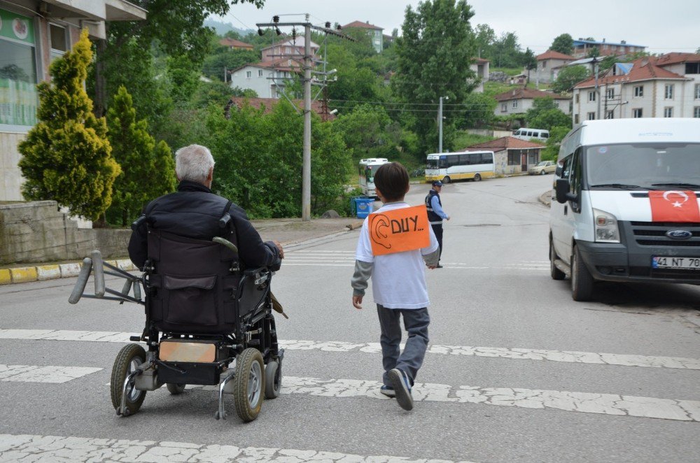 Kartepeli Minikler Engellileri Unutmadı